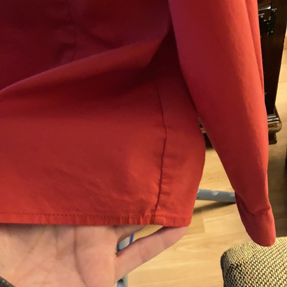 East 5th button up top with fabric rose design L - Picture 10 of 12